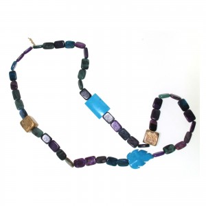 Collana in agata con cubi in legno ed howlite