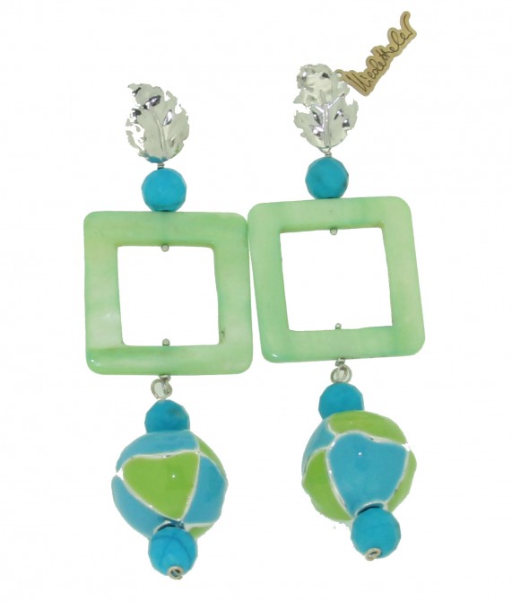 Orecchini monachella foglia d'argento, madreperla verde, howlite, sfere smalto ed argento Orecchini monachella foglia d'argento, madreperla verde, howlite, sfere smalto ed argento